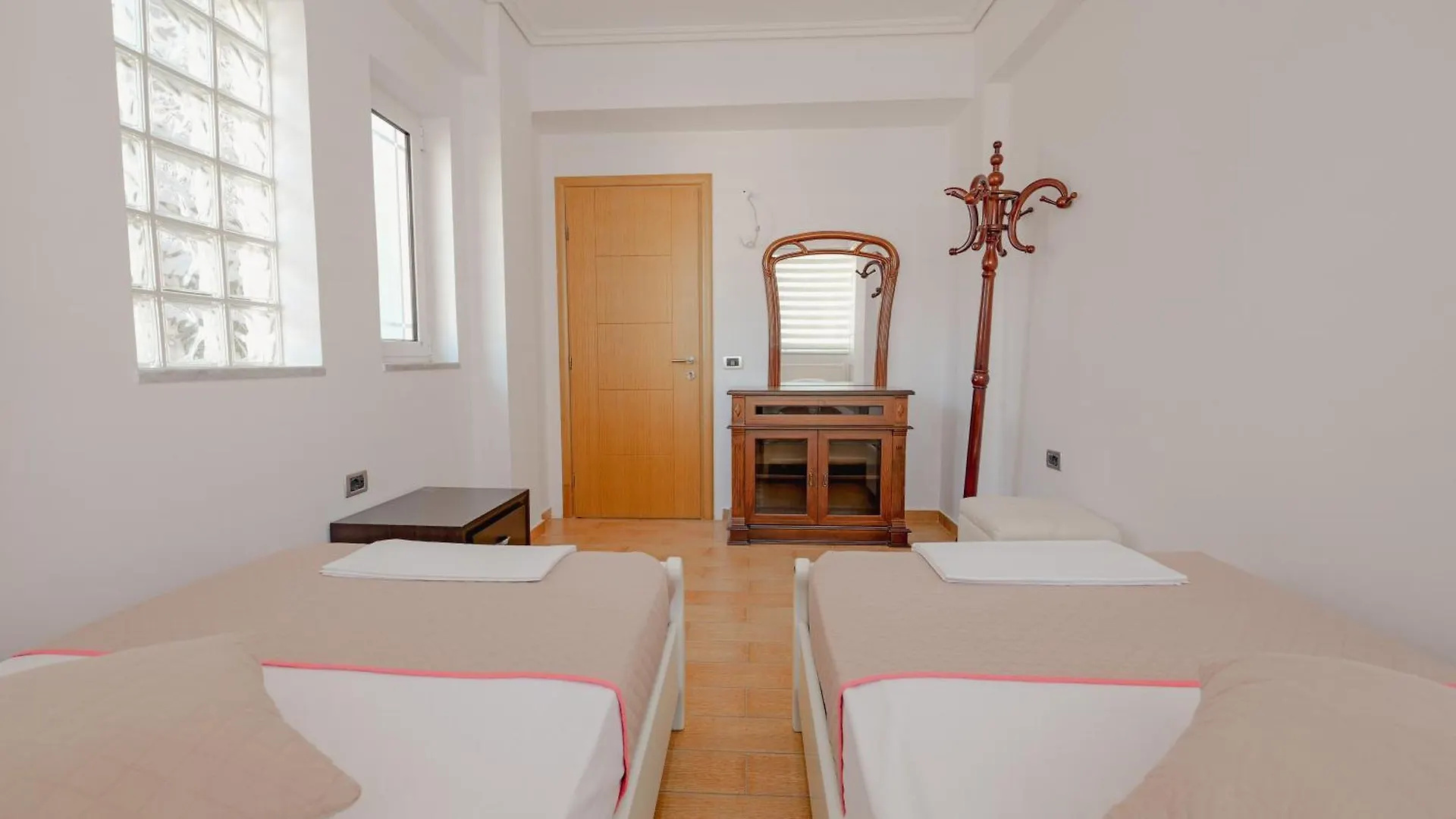 Villa Xika Sarandë 4*,  Albánie